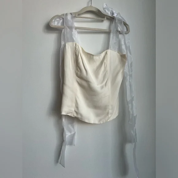 💖 New Reformation Zoey top Size 4 - Picture 2 of 5